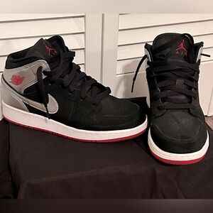 Air Jordan 1 Mid